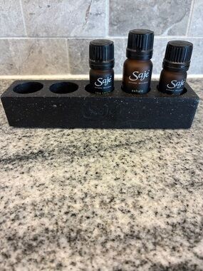 Saje Essential Oil Holder with 3 essential oils B20